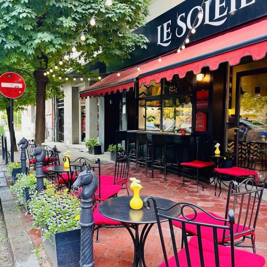 Тънки френски палачинки и прясно кафе с "Брънч за двама в Le Soleil Crepes and Coffee" от Makaroon