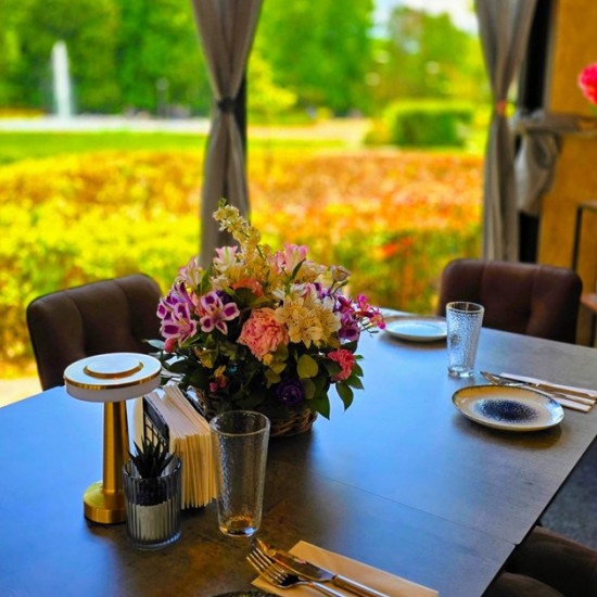 Насладете се на вкусна храна и приятна атмосфера с Брънч меню за двама в Little Sofia от Makaroon