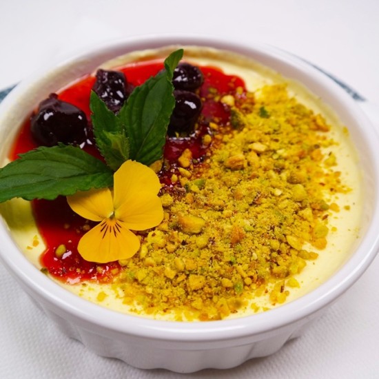 Потопете се в море от шоколад, ванилия и кафе с Десертно меню за двама в ресторант Little Sofia  от Makaroon