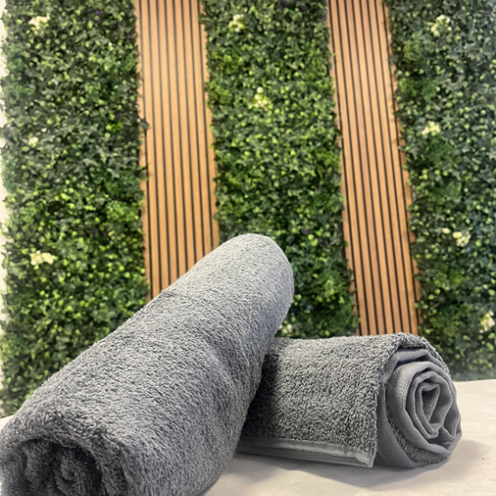 Насладете се на пълен релакс с масаж на цяло тяло, ходила, лице и глава от Makaroon