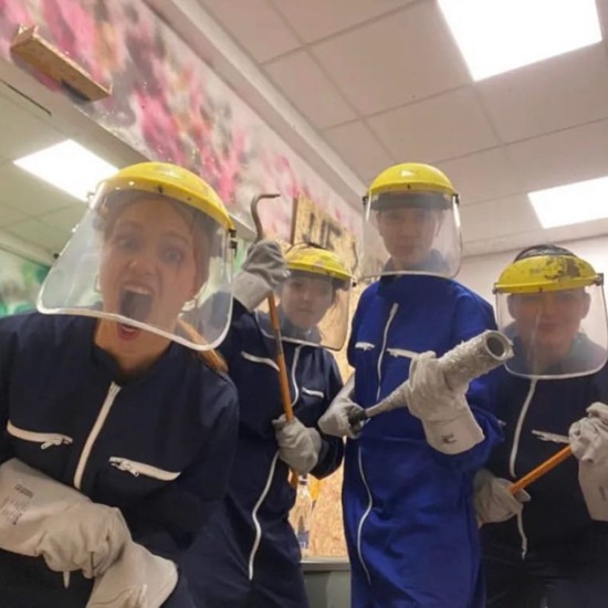 Разбий стреса в стая на гнева във Варна от Макароон