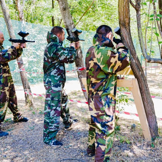 Стратегия, отборна игра и екшън с "Игра на пейнтбол за 8 души край Калофер" от Makaroon