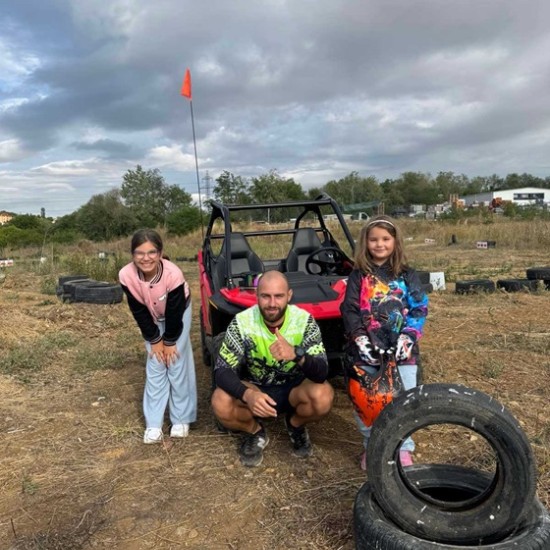 Изградете правилни умения и увереност при шофиране във Вашето дете с Детска Бъги Академия от Makaroon