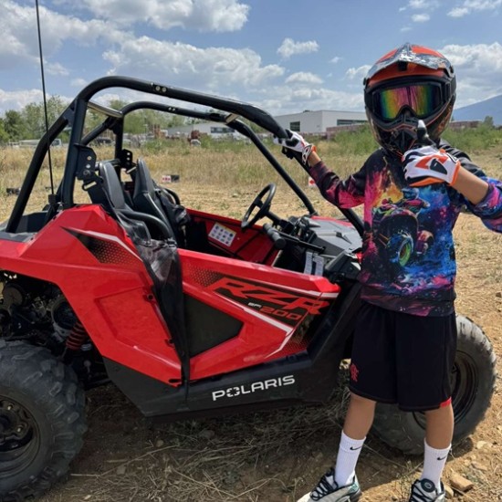 Изградете правилни умения и увереност при шофиране във Вашето дете с Детска Бъги Академия от Makaroon