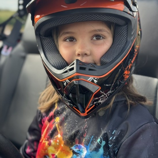 Изградете правилни умения и увереност при шофиране във Вашето дете с Детска Бъги Академия от Makaroon