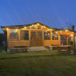 Нощувка в комплекс „Елата“  + пейнтбол за до 6 души в Своге