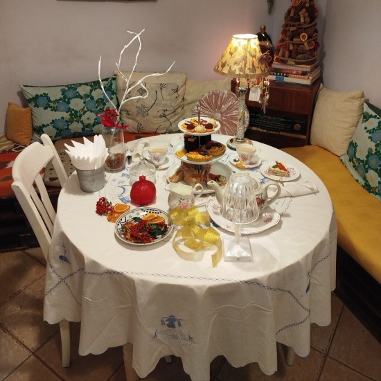 Чай, сладки изкушения и вкусотии със „Следобеден чай за двама“ в Щипка Любов, гр. Плевен от Makaroon Чай, сладки изкушения и вкусотии със „Следобеден чай за двама“ в Щипка Любов, гр. Плевен от Makaroon