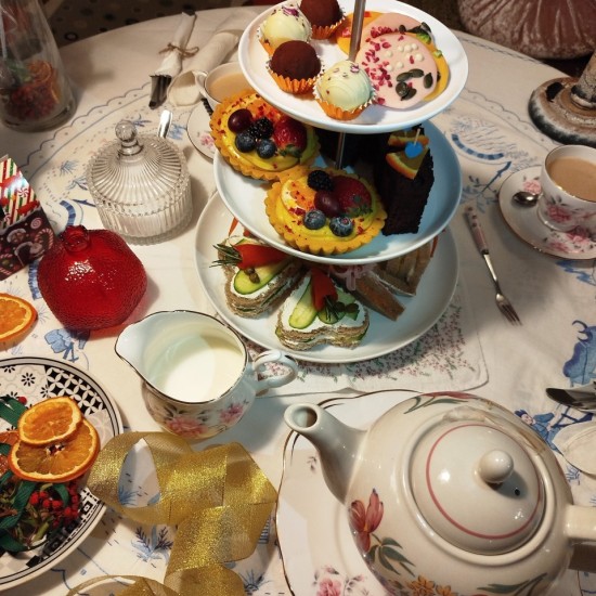 Чай, сладки изкушения и вкусотии със „Следобеден чай за двама“ в Щипка Любов, гр. Плевен от Makaroon Чай, сладки изкушения и вкусотии със „Следобеден чай за двама“ в Щипка Любов, гр. Плевен от Makaroon