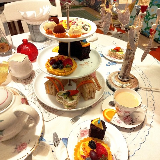 Чай, сладки изкушения и вкусотии със „Следобеден чай за двама“ в Щипка Любов, гр. Плевен от Makaroon Чай, сладки изкушения и вкусотии със „Следобеден чай за двама“ в Щипка Любов, гр. Плевен от Makaroon