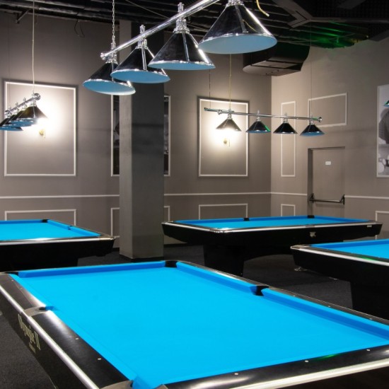 Забавлявайте се с приятели с „Билярд за двама + 2 напитки по избор“ oт Makaroon