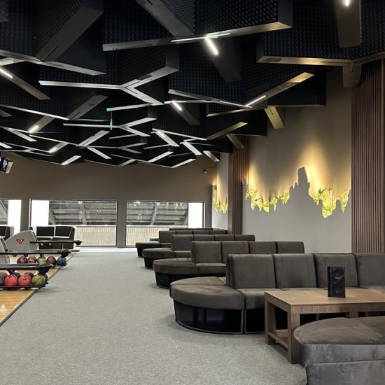 Направете страйк с "Боулинг за двама с 2 коктейла" от Makaroon