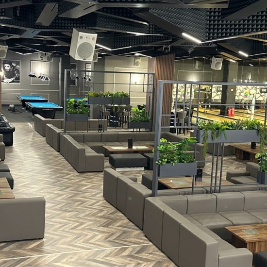 Направете страйк с "Боулинг за двама с 2 коктейла" от Makaroon