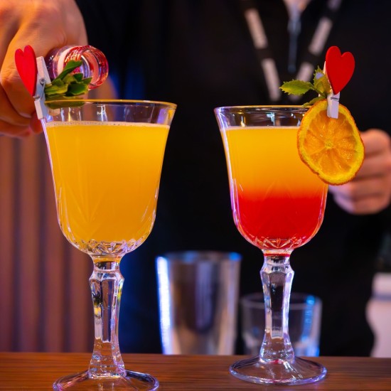 Направете страйк с "Боулинг за двама с 2 коктейла" от Makaroon