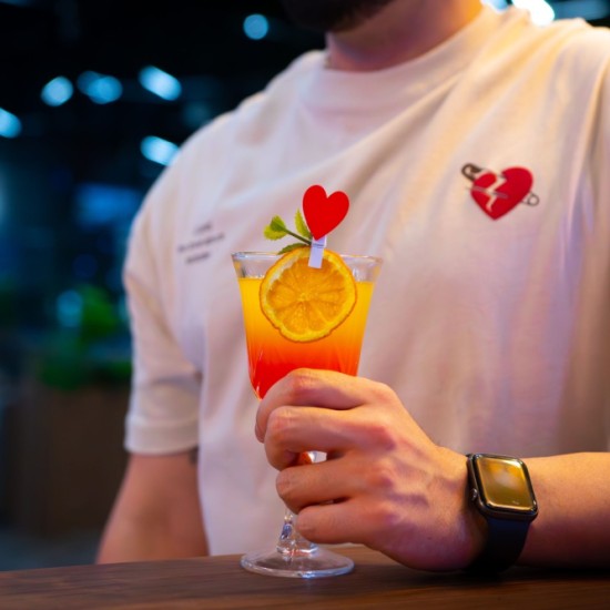 Направете страйк с "Боулинг за двама с 2 коктейла" от Makaroon