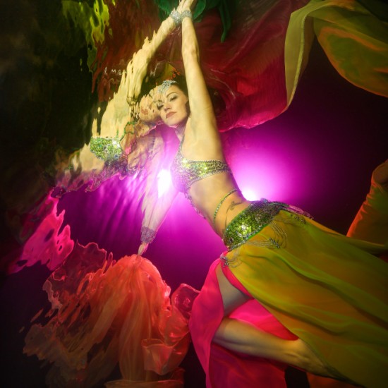 Подарете един незабравим спомен с „Професионална подводна фотосесия“ от Makaroon Подарете един незабравим спомен с „Професионална подводна фотосесия“ от Makaroon