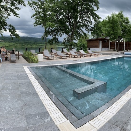 Оазис, далеч от града с "Нощувка за двама в комплекс Райски залив  в с. Голяма Желязна" от Makaroon