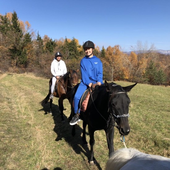 4-часов преход с кон до скалния феномен Столо и пикник от Макароон