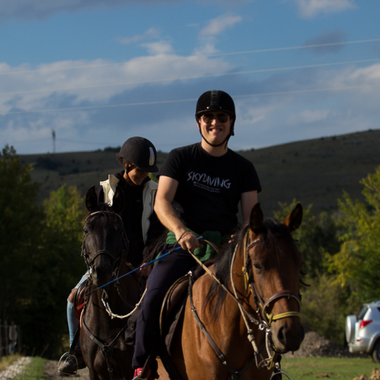 Horse riding for two and archery near Svoge from Makaroon