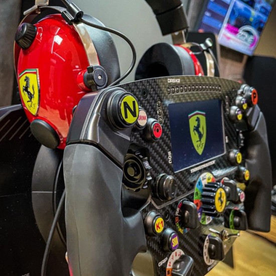 VR Racing – скоростно виртуално преживяване без граници от Макароон