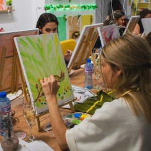 Тандемно рисуване с чаша вино за двама – романтика и изкуство 