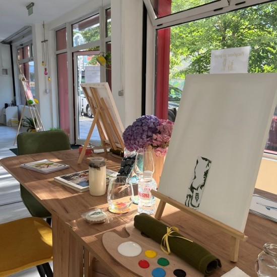 Споделете вдъхновението и въображението си с Тандемно рисуване за двама от Makaroon Споделете вдъхновението и въображението си с Тандемно рисуване за двама от Makaroon