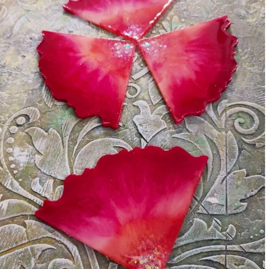 Творческа работилница: създай собствени подложки за чаши от епоксидна смола от Макароон Творческа работилница: създай собствени подложки за чаши от епоксидна смола от Макароон