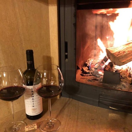 Отдайте почит на традициите с "Дегустация на 3 или 5 вина за двама във винарна Рупел, с. Долно Спанчево"от Makaroon