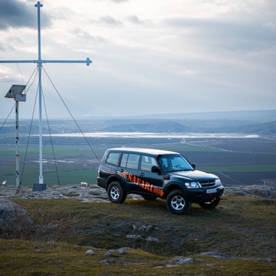 Приключение сред гъстите иглолистни гори с ''Офроуд разходка с джип във Варна'' от Makaroon Приключение сред гъстите иглолистни гори с ''Офроуд разходка с джип във Варна'' от Makaroon