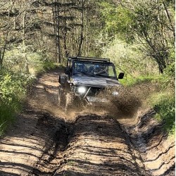 Екстремен офроуд тур за до двама напреднали с модифициран джип край Варна
