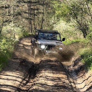 Екстремен офроуд тур за до двама напреднали с модифициран джип край Варна