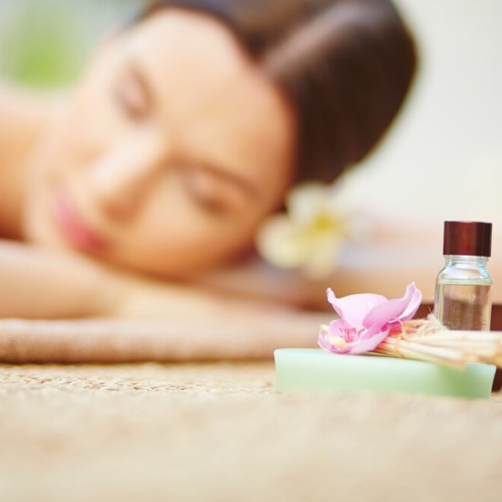 Мечта за почивка и нежен релакс с Арома масаж във Варна от Makaroon