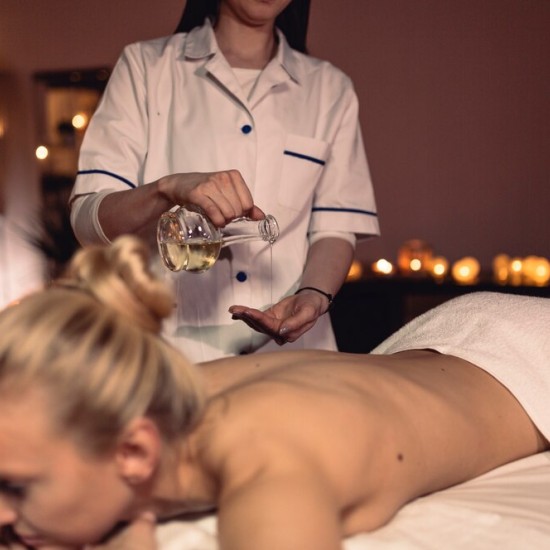 Мечта за почивка и нежен релакс с Арома масаж във Варна от Makaroon