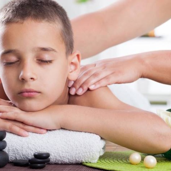 Споделена почивка с „Масаж за дете с родител в гр. Варна“ от Makaroon