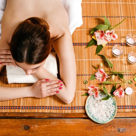 Баланс и лечение за дух и тяло с Тайландски традиционен масаж от Makaroon