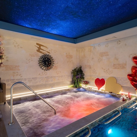 Meчтаната среща с „Частно ВИП Романтично СПА Преживяване за Двама“ от Makaroon Meчтаната среща с „Частно ВИП Романтично СПА Преживяване за Двама“ от Makaroon