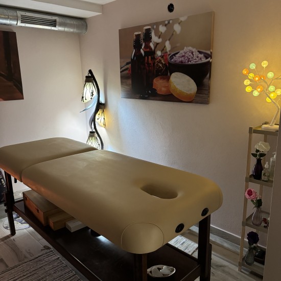 Подарете една релаксираща процедура с "Масаж с горещи камъни в София" от Makaroon