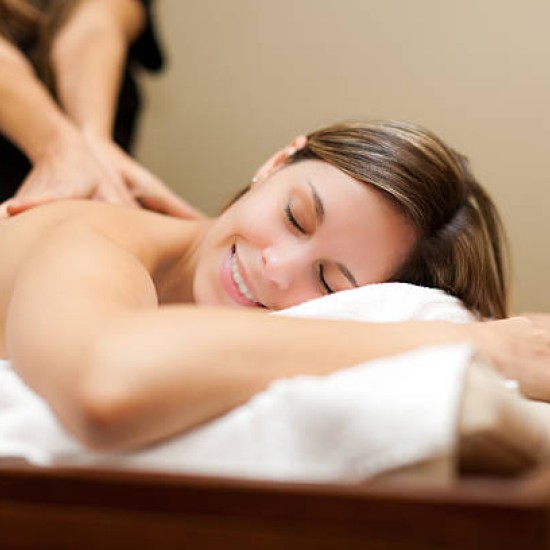 Отпуснете се с „Шведски масаж“ от Makaroon Отпуснете се с „Шведски масаж“ от Makaroon