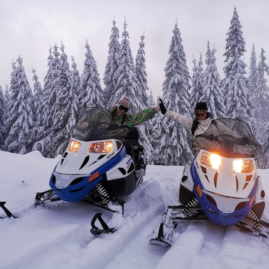 Покорете снежния терен с „Разходка с моторна шейна край Пампорово“ от Makaroon