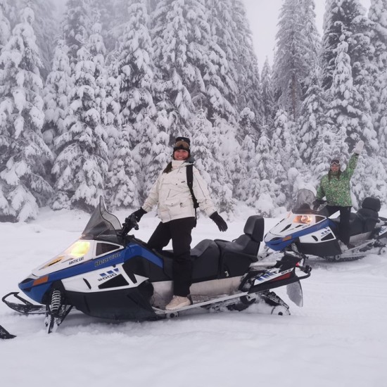 Покорете снежния терен с „Разходка с моторна шейна край Пампорово“ от Makaroon