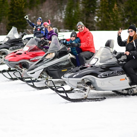Покорете снежния терен с „Разходка с моторна шейна край Пампорово“ от Makaroon