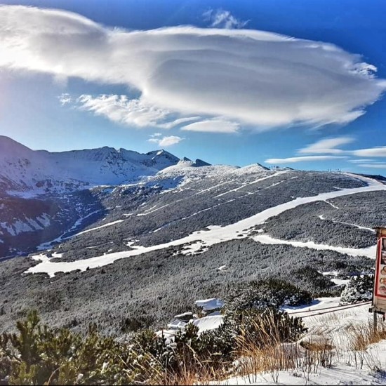 Урок по ски за двама в Боровец от Макароон Урок по ски за двама в Боровец от Макароон