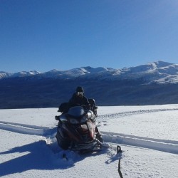 Зимна разходка с моторна шейна край Паничище Зимна разходка с моторна шейна край Паничище