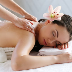 Симфония от аромати с „Масаж с български рози“