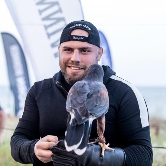 Очи в очи с най-красивите хищни птици в природата с Индивидуално авиошоу с грабливи птици за един човек от Makaroon