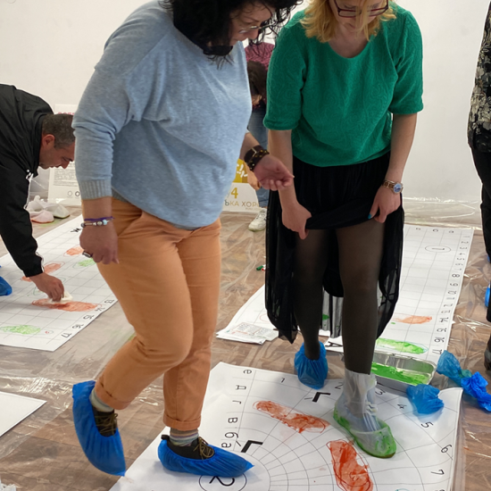 Dance, music, art and fun with "Draw me a dance" from Makaroon