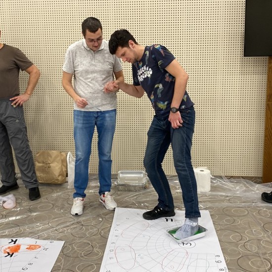 Dance, music, art and fun with "Draw me a dance" from Makaroon