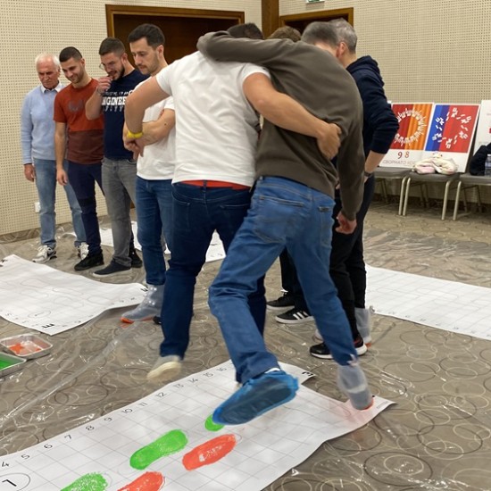 Dance, music, art and fun with "Draw me a dance" from Makaroon