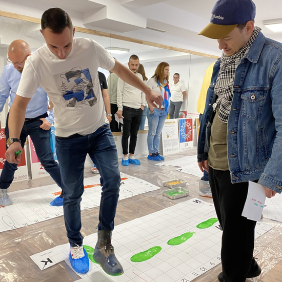 Dance, music, art and fun with "Draw me a dance" from Makaroon