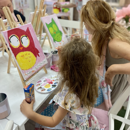 Пълноценно прекарано време заедно с "Арт приключение за родител и дете" от Makaroon Пълноценно прекарано време заедно с "Арт приключение за родител и дете" от Makaroon