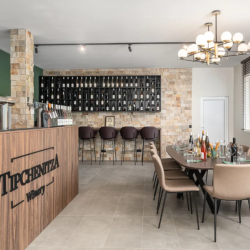 Усетете вкуса на родното с "Дегустация на 6 вина за двама във Винарна Типченица"